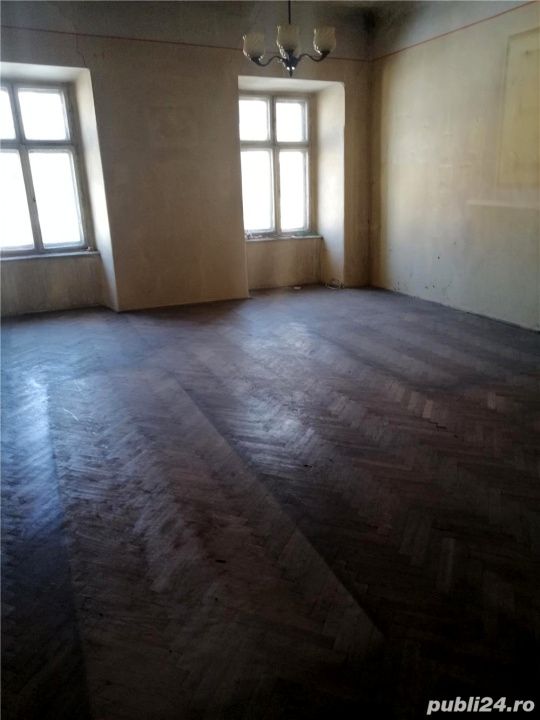 Spațiu comercial ultracentral, cu teren propriu și acces privat – fotografia 3 din 5