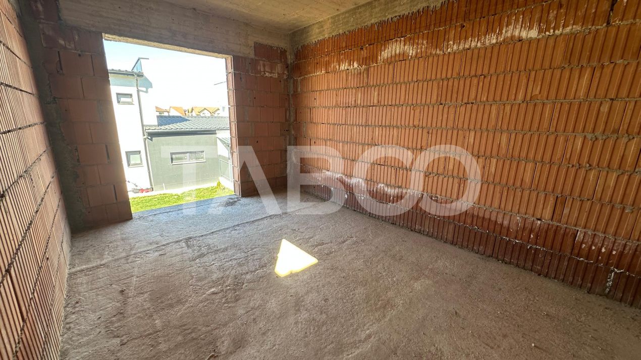Casa 4 camere de tip duplex 120 mpu zona Selimbar Sibiu – fotografia 2 din 9