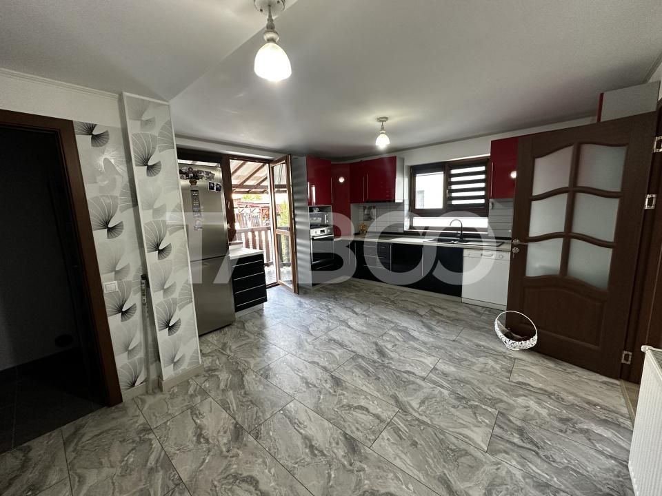 Casa de vanzare cu 5 camere si teren 426 mp 2 fronturi in Arhitectilor – fotografia 3 din 11