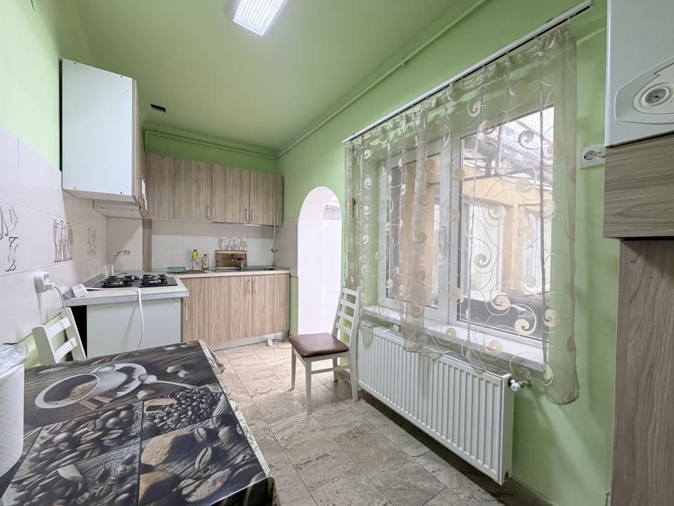 Garsoniera la casa - parter - 40 mp - Zona Stefan Cel Mare-Vasile Aron – fotografia 12 din 16