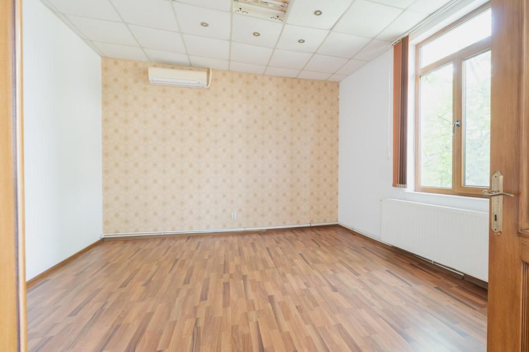 Una dintre puținele clădiri individuale cu curte proprie din Peninsula Constanța – fotografia 13 din 21