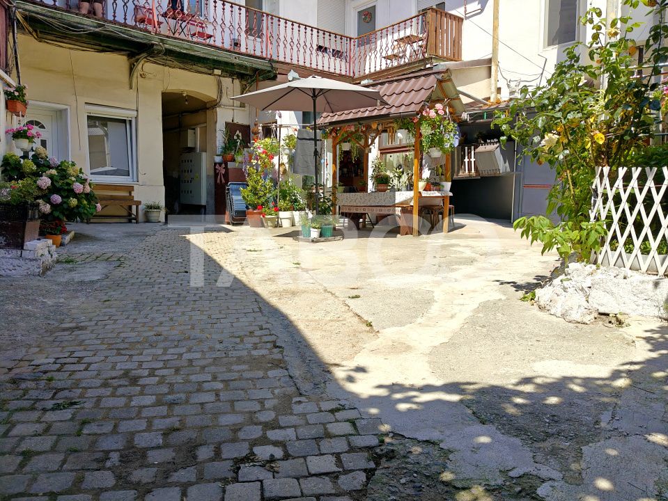 Apartament cu 2 camere si pivnita in Centrul Istoric Sibiu – fotografia 1 din 10