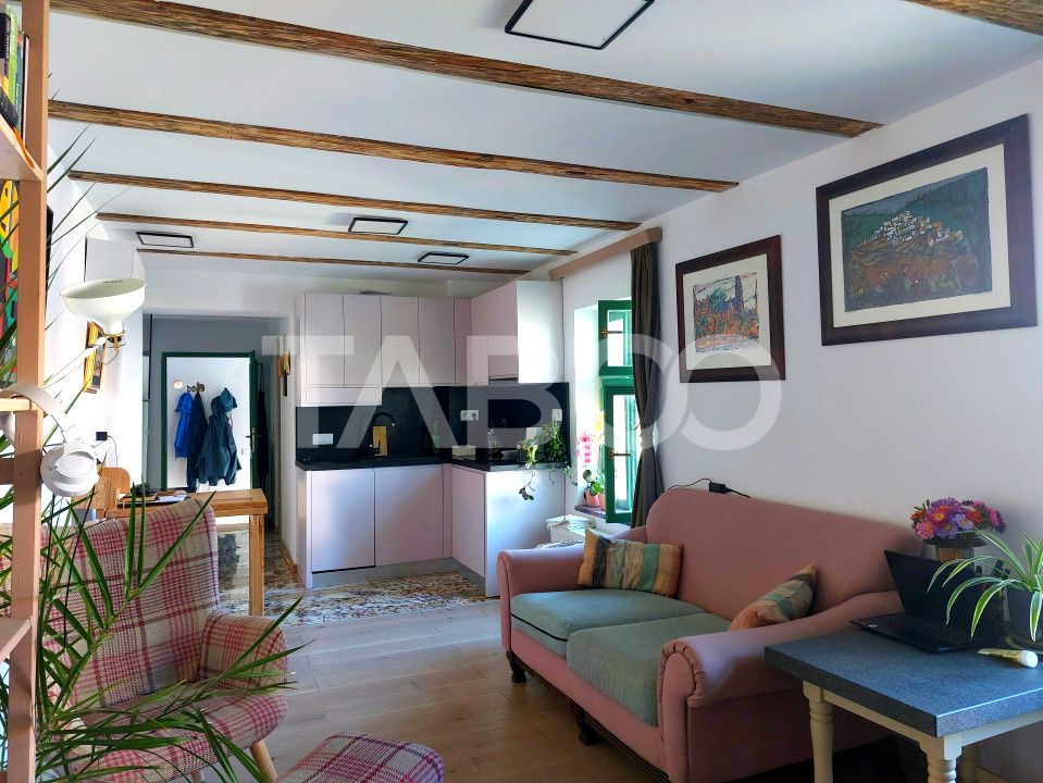 Casa de vanzare 3 camere 2 bucatarii 3 bai teren 340 mp Cisnadie – fotografia 2 din 36