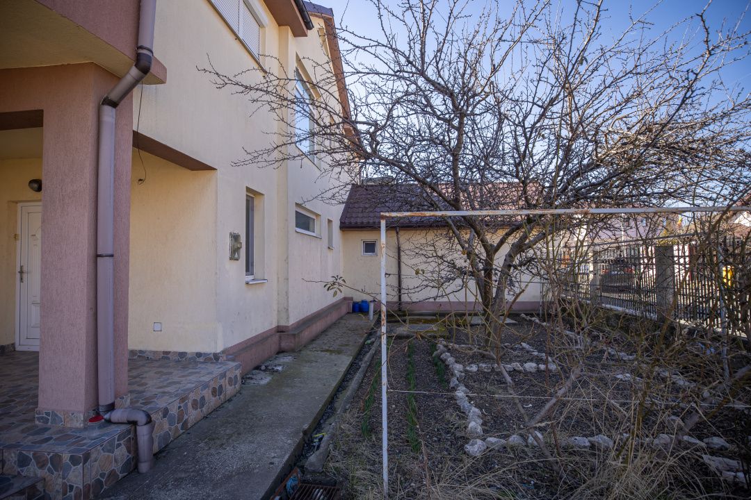 Casă P+1 de vânzare în Năvodari – 250 mp utili, teren 558 mp │Comision 0% – fotografia 9 din 45