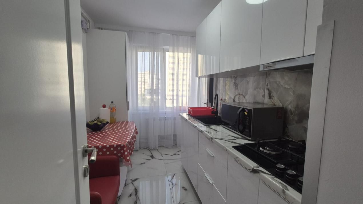 Apartament 3 camere – ultracentral Pitești | renovat complet | parcare inclusa – fotografia 10 din 14