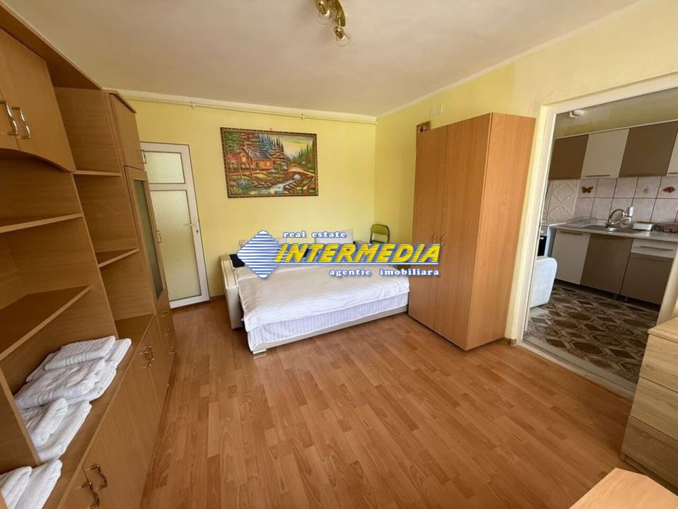 Garsoniera de inchiriat Cetate etaj 1 mobilata complet – fotografia 1 din 7
