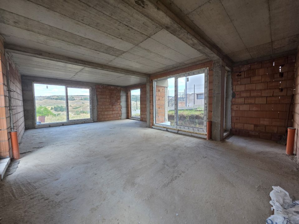 COMISION 0% | Casa individuala - la rosu | 135 mp utili | 586 mp | Corusu – fotografia 3 din 15