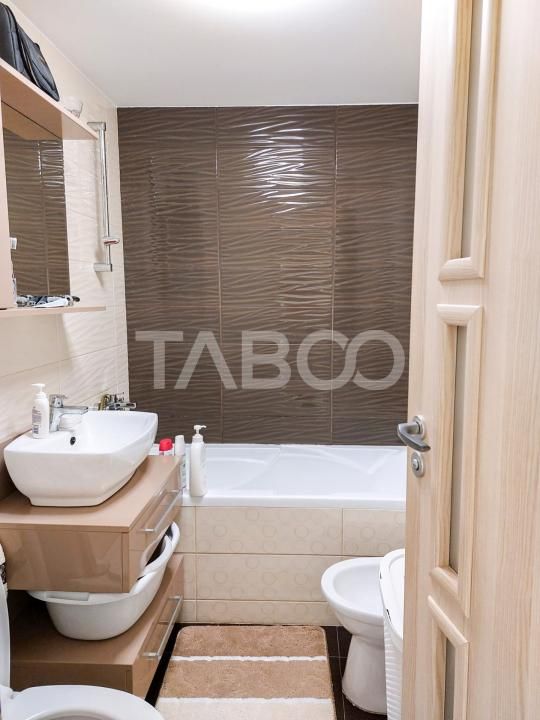 Apartament cu 4 camere renovat in Plopilor etaj intermediar – fotografia 4 din 5