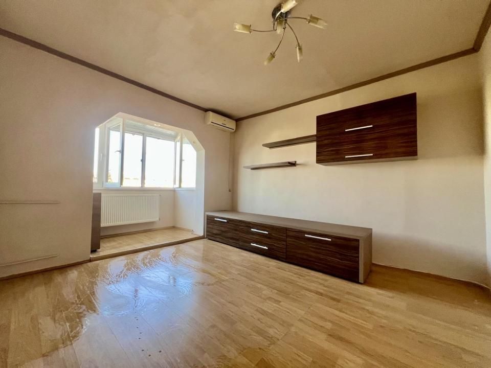 Apartament 2 camere, etaj 4/5, decomandat, 48 mp, zona Lipovei – fotografia 1 din 10