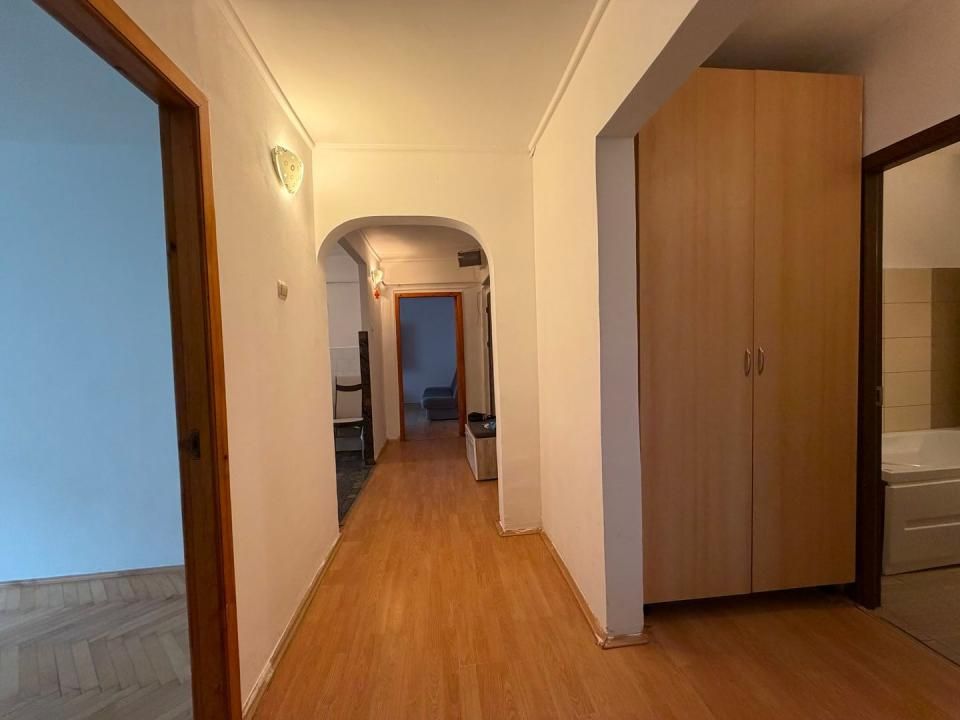 4 camere | etaj 1 | centrala proprie | mobilat si utilat | zona buna | – fotografia 11 din 15