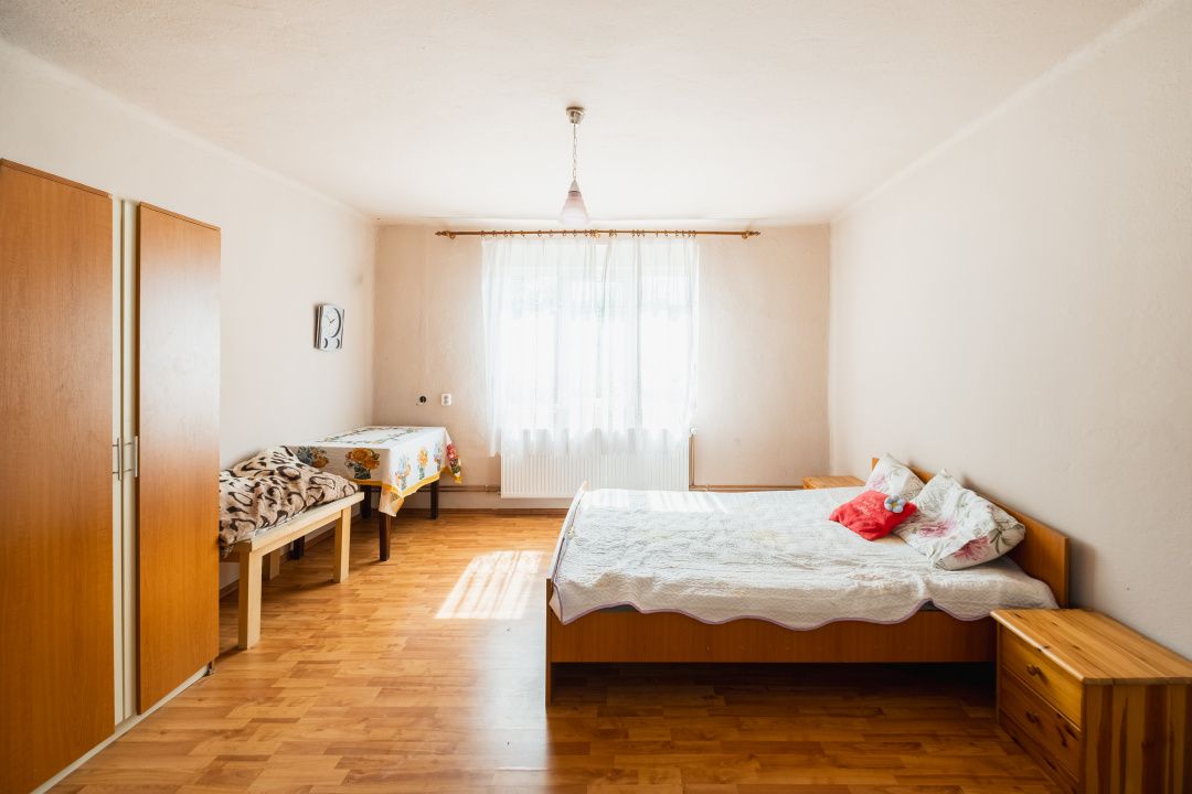 Casă spațioasă cu teren generos în Jebel – Ideală pentru familie! – fotografia 5 din 22