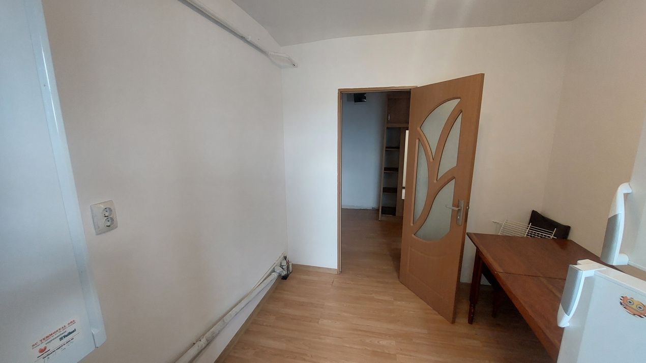 Apartament doua camere decomandat, Cartier Garii, zona Posta – fotografia 3 din 5