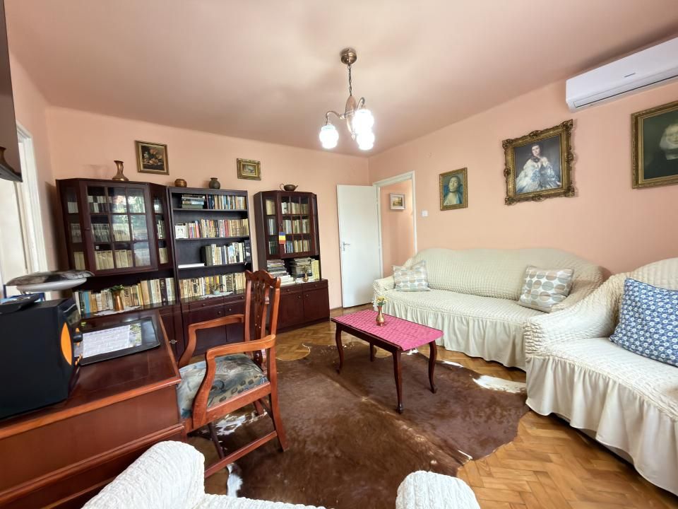 Apartament 2 camere, etaj 1, 45 mp - zona Circumvalatiunii – fotografia 2 din 12