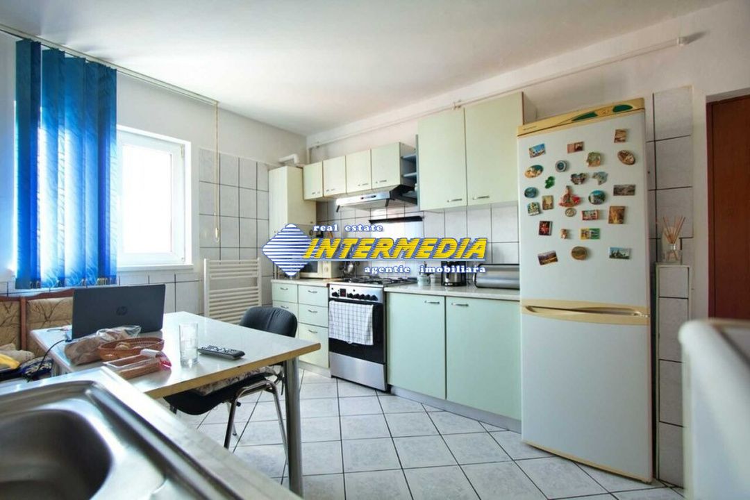 Apartament cu 2 camere de vanzare in Alba Iulia Cetate Piata mobilat si utilat – fotografia 1 din 15