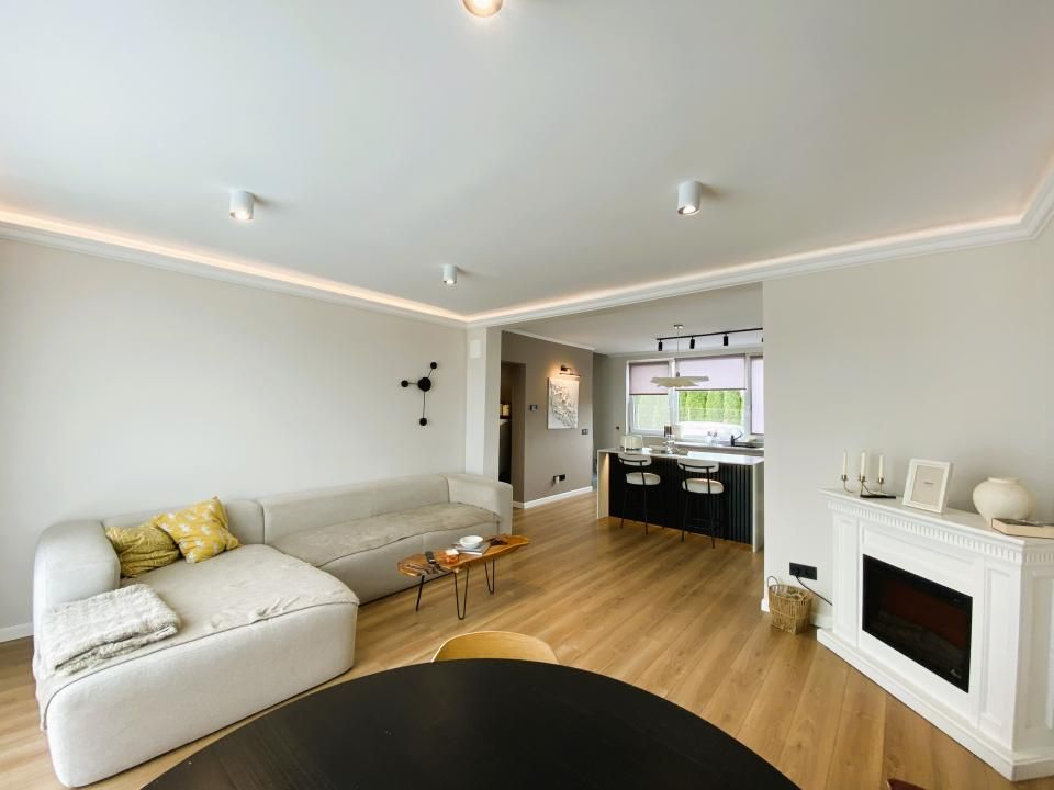 Duplex cu 4 camere 2 bai si curte libera 200 mp in Cisnadie – fotografia 16 din 19