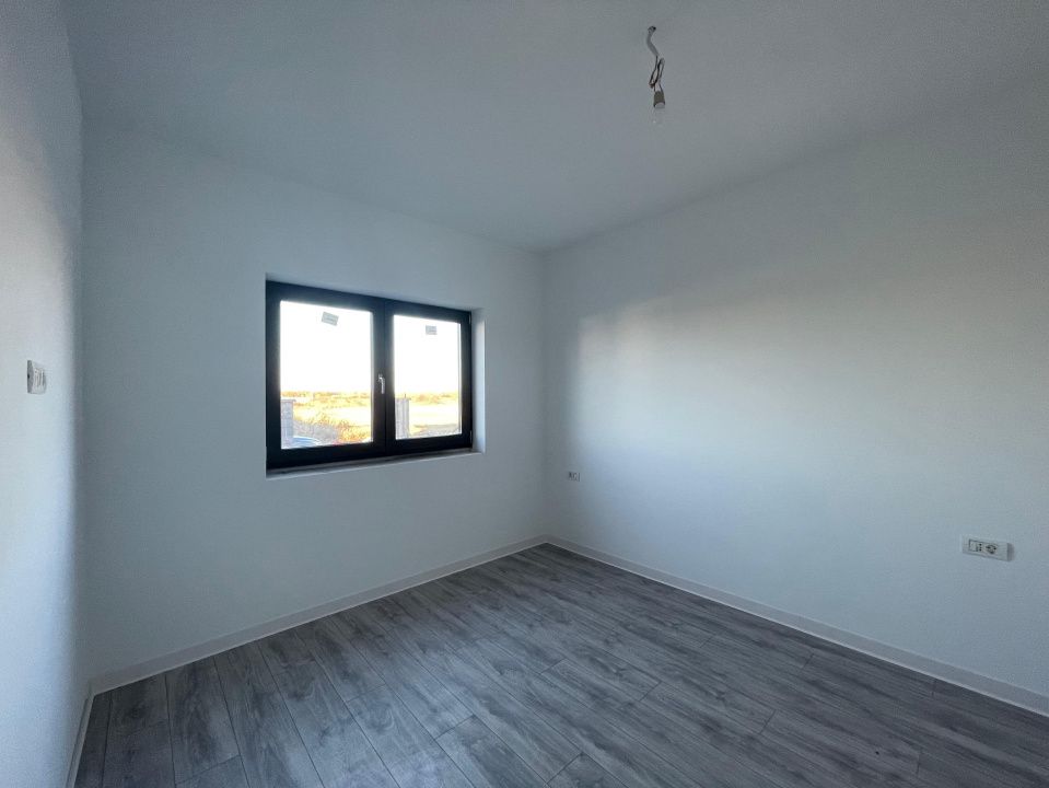 Duplex despartit prin camera tehnica  finisaje premium Mosnita – fotografia 5 din 19