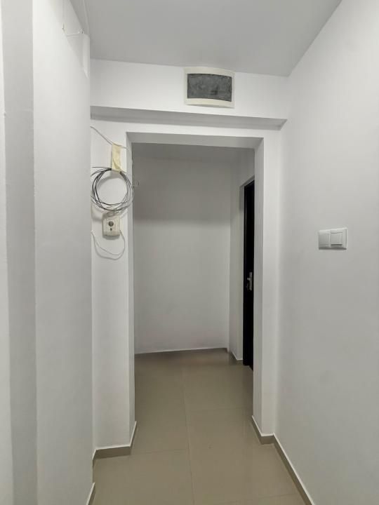 Apartament 3 camere, 2 bai, mobilat/utilat, etaj 3, zona Sagului – fotografia 12 din 13