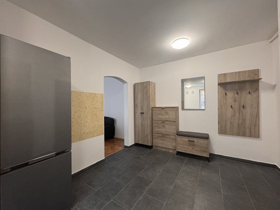 3 Camere | 63 MP | RENOVAT | PARTER ÎNALT | SĂLĂJAN – JEAN STERIADI | 114.000 E – fotografia 8 din 15