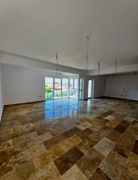 Apartament exclusivist 4 camere situat intr-o vilă cu lift, Zona Faleza Nord – fotografia 2 din 22