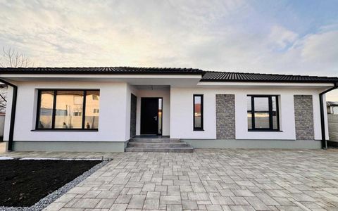 Casa de vanzare la asfalt