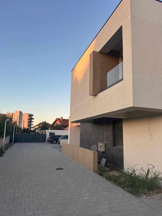 Vilă premium pe malul lacului | in zona Mamaia Nord | 0% Comision – fotografia 1 din 16