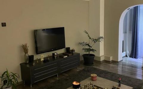 Apartament 3 Camere Decomandat, 80 mp, Etaj 2 - Zona Clubul Sportiv, Târgoviște