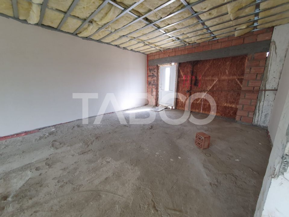 Spatiu comercial suprafata 132 mp se poate vinde si separat 66 si 66mp – fotografia 3 din 4