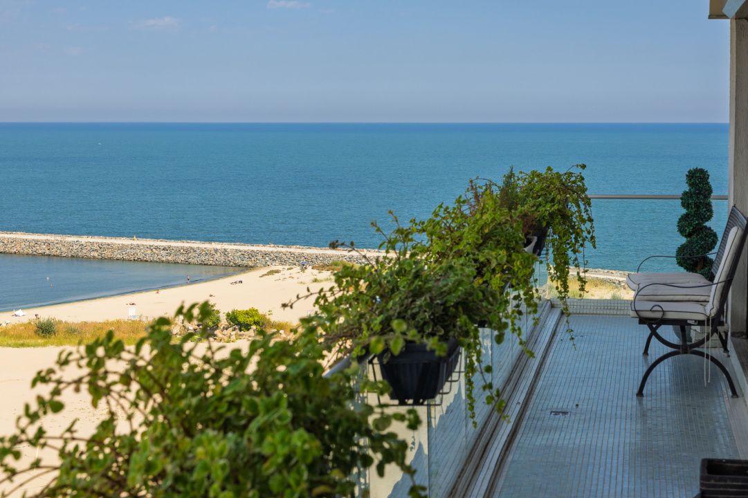 Penthouse pe 2 niveluri | vedere frontală la mare 180° | Faleza Nord – Constanța – fotografia 2 din 18