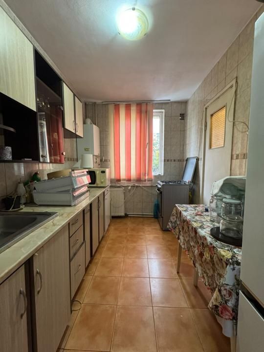 Apartament 3 Camere | Etaj 2/4 | Piata Rahova – fotografia 3 din 12