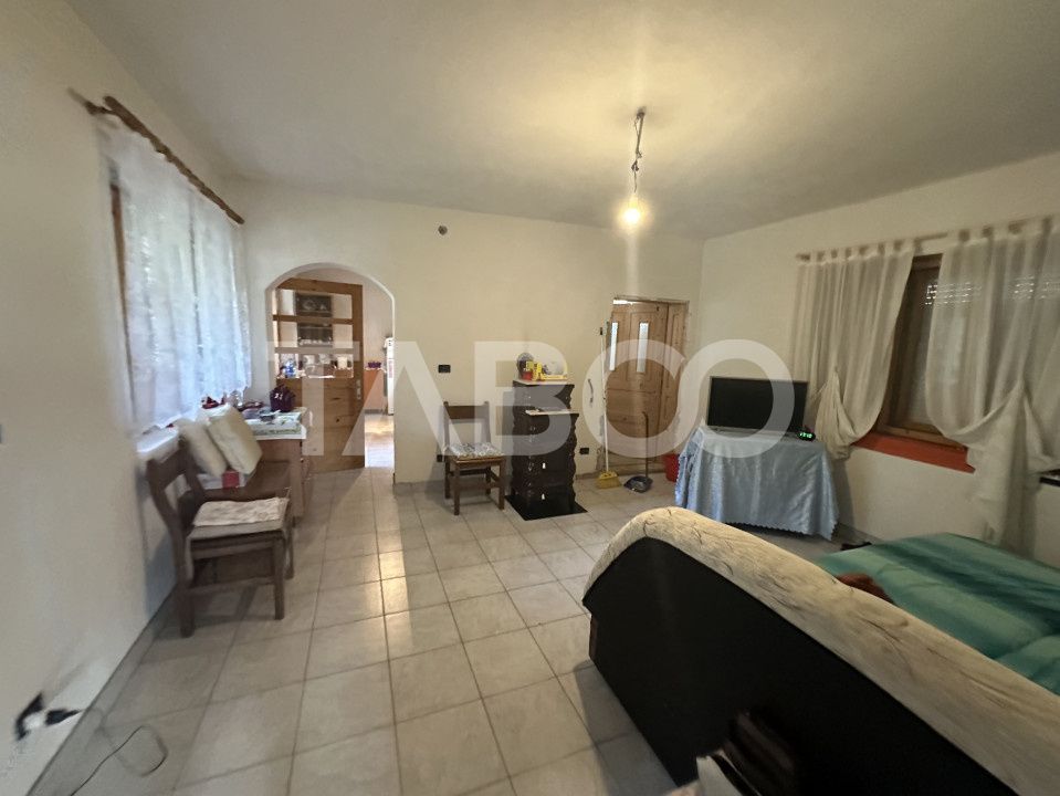 Casa 3 camere 5335 teren liber garaj si anexe  in Sinca Veche – fotografia 8 din 16