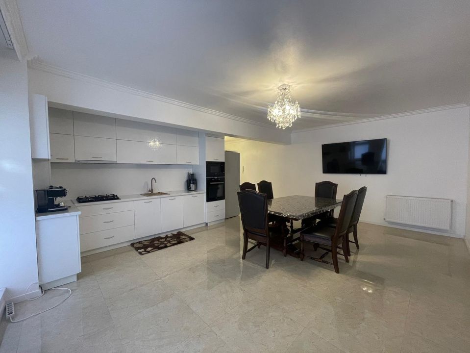 Apartament de vanzare 4 camere, parcare zona Eroilor! – fotografia 1 din 14