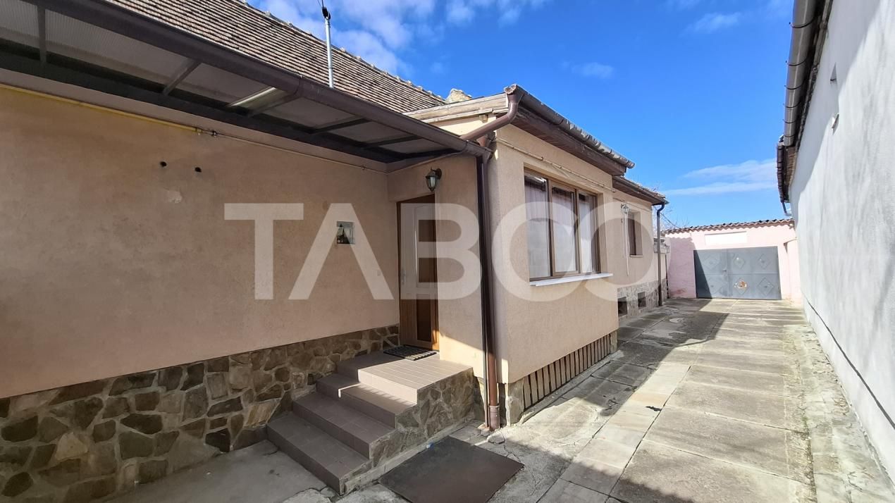 Casa individuala de vanzare cu gradina acces auto si garaj Terezian – fotografia 2 din 22