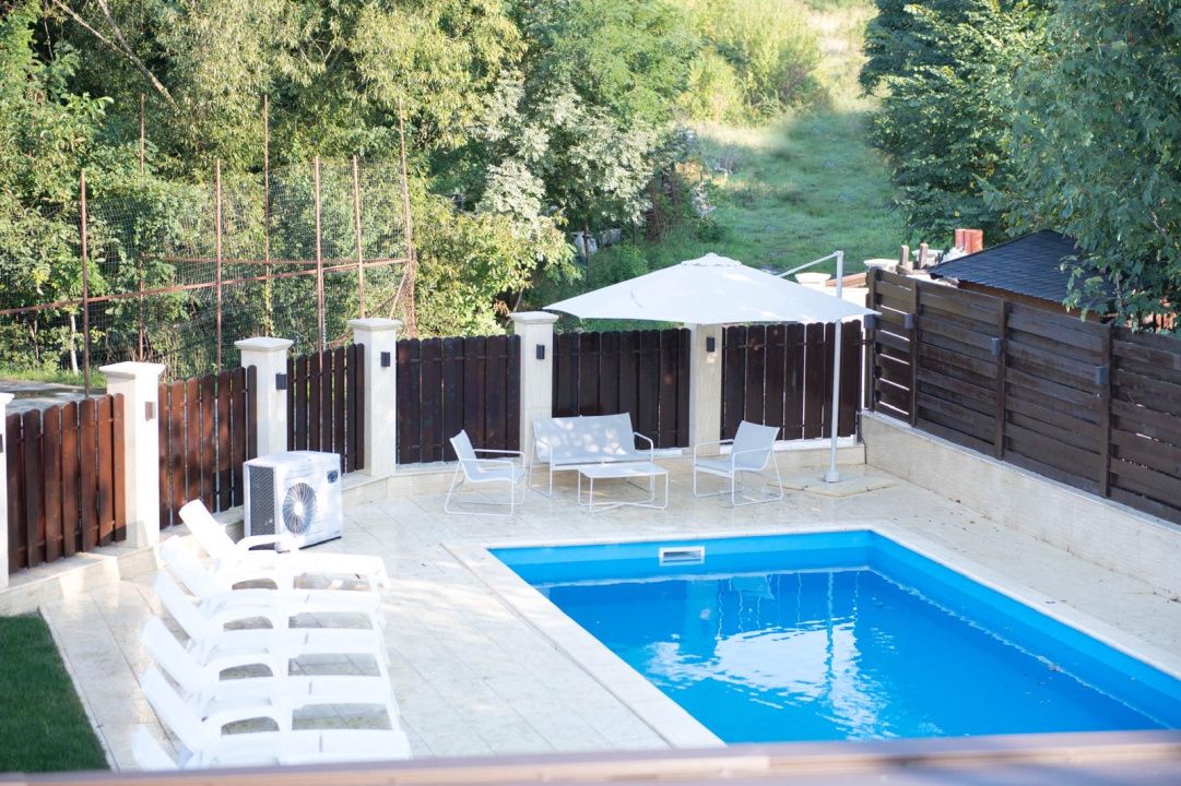Casă superfinisată, complet mobilată, cu piscină încălzită – 5 camere, 5 băi – fotografia 5 din 20