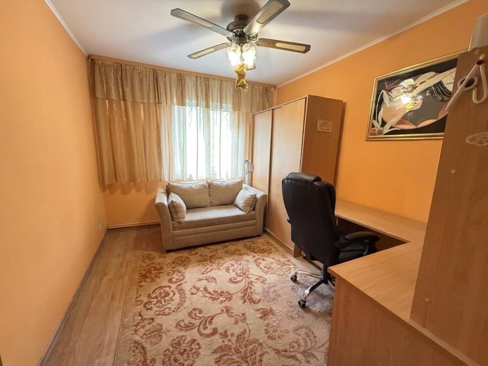 Apartament cu 3 camere, decomandat, 68 mp utili, etaj 1 - Girocului – fotografia 3 din 11