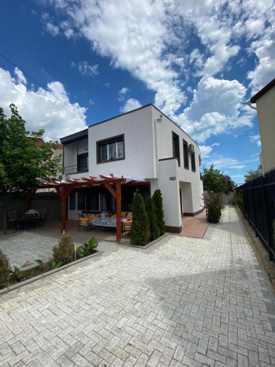 VILA DE INCHIRIAT  LA 120 M DISTANTA DE PLAJA I 110MP I MAMAIA NORD – fotografia 1 din 12