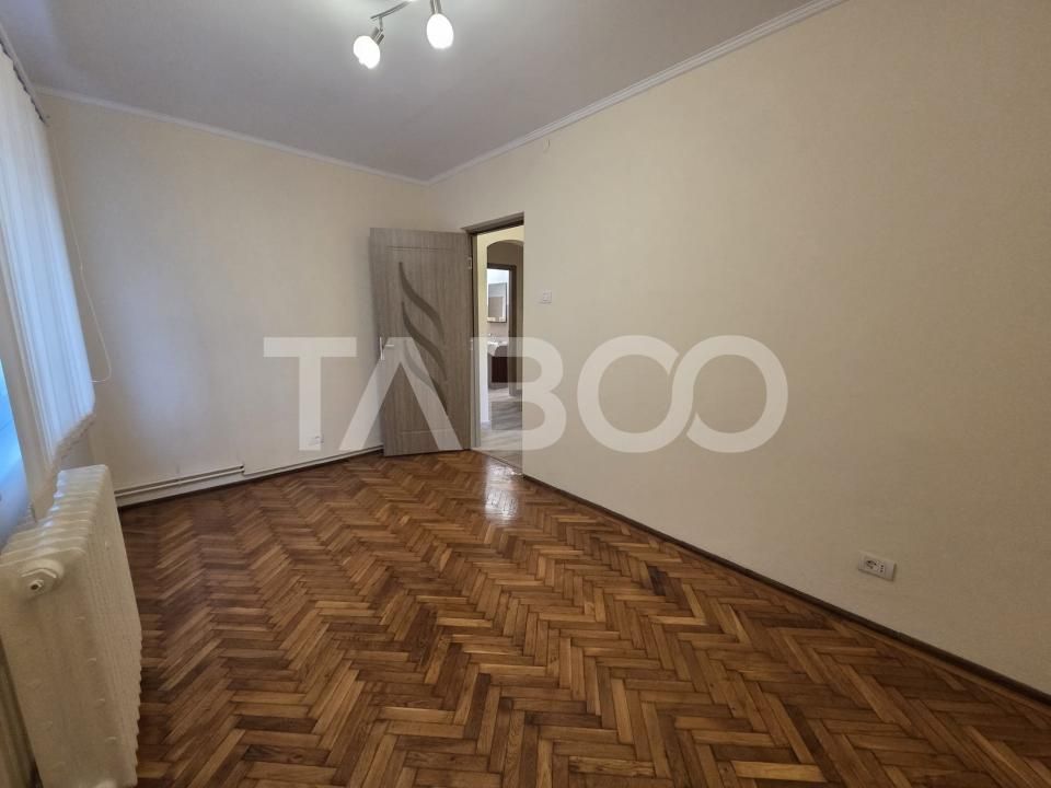 Apartament 4 camere de inchiriat Bulevardul Unirii acces din strada – fotografia 8 din 11