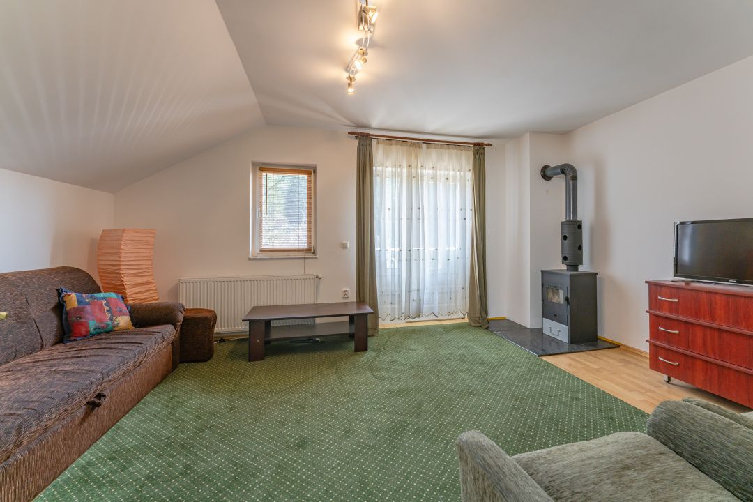 Vilă tip duplex în mijlocul naturii | 6 camere | Garaj, terasă și 5 dormitoare – fotografia 10 din 17
