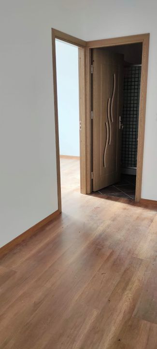 Clădire multifuncțională de vânzare – 24 locuinte, curte, randament ridicat – fotografia 19 din 28