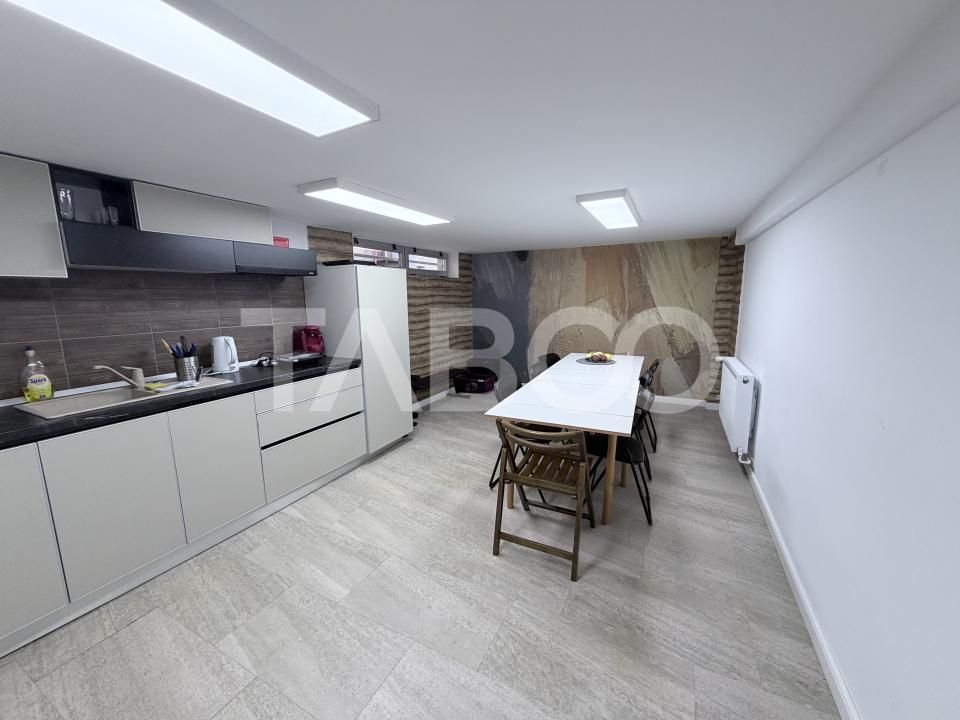Cladire de birouri cu spatiu comercial la parter si 6 locuri parcare – fotografia 12 din 13