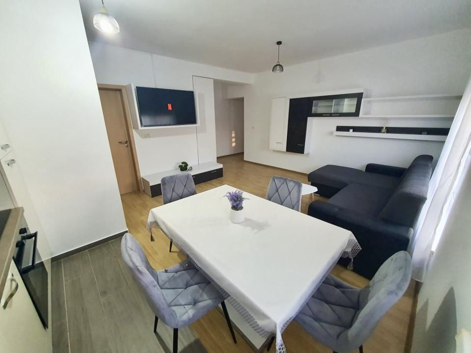 Apartament de inchiriat, 3 camere, 65 mp utili, etaj 1 - Zona Lipovei – fotografia 2 din 10