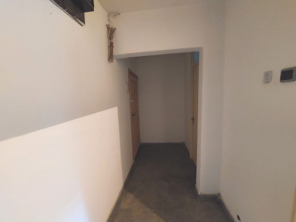 Apartament 3 camere – zona excelenta, etaj 1,  Brazda – fotografia 4 din 7
