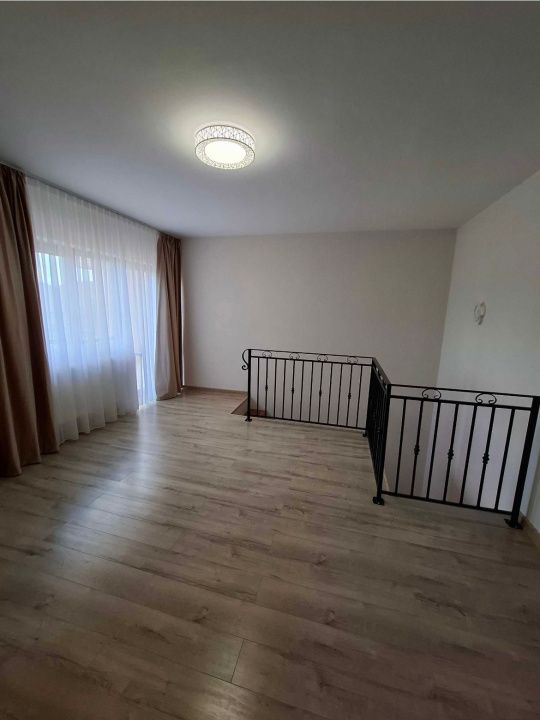Casa de Inchiriat la iesire din Oradea spre Sanmartin – fotografia 4 din 6