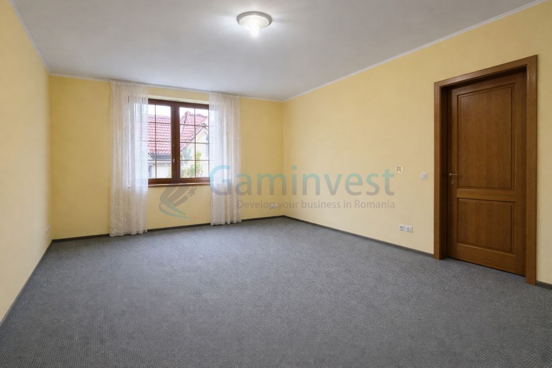 Cladire pentru birouri, cabinete sau spatiu comercial ultracentral, Oradea – fotografia 13 din 20