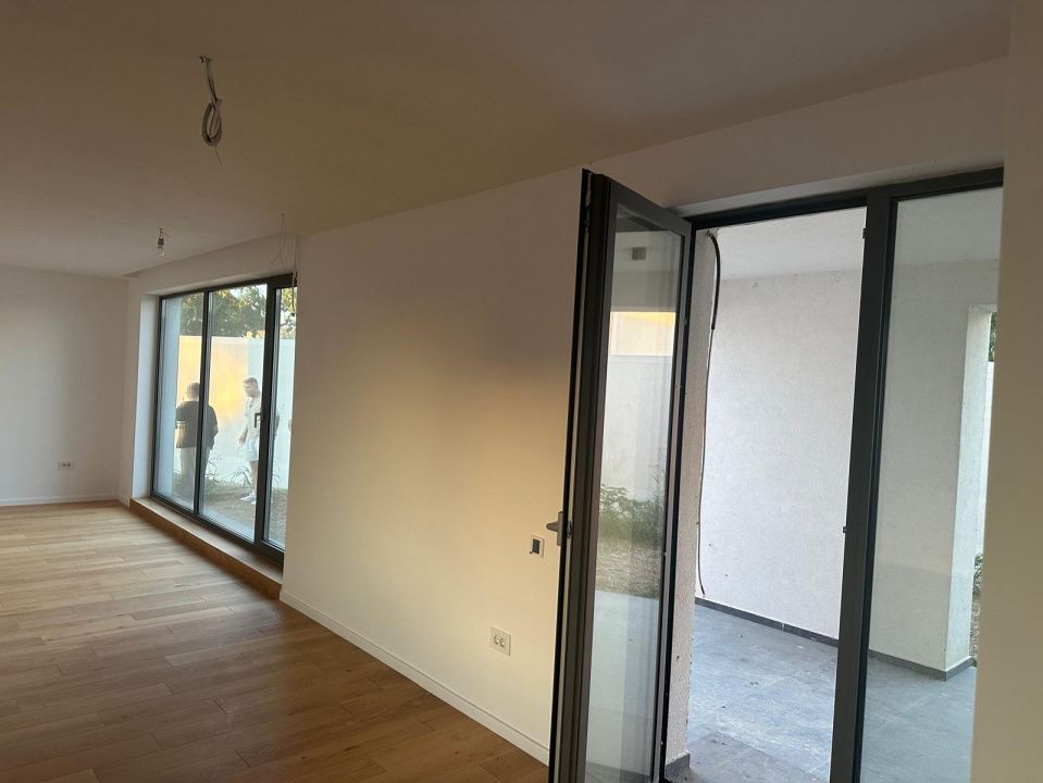 Vilă de vânzare pe malul lacului | in zona Mamaia Nord | 0% Comision – fotografia 14 din 23