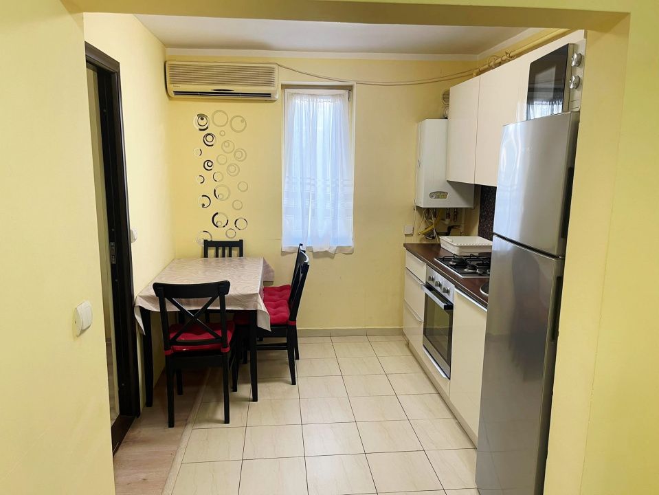 Apartament cu 3 camere in zona FSEGA – fotografia 4 din 8