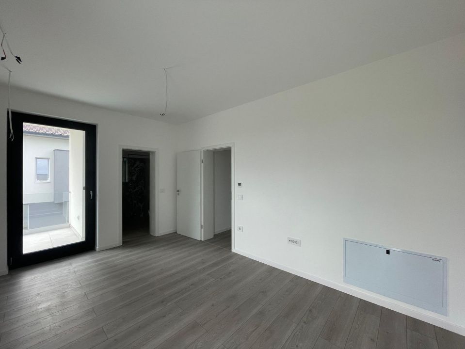 Duplex 4 camere central - Mosnita Veche – fotografia 9 din 17