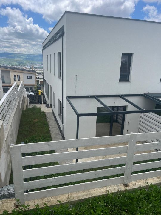 Duplex 129 mp, garaj, terasa, zona Voronet – fotografia 1 din 5