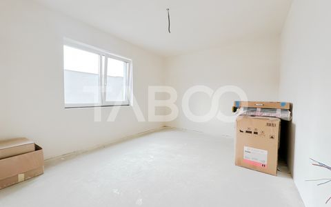 Apartament cu 3 camere semifinisat bloc nou de vanzare in Centru