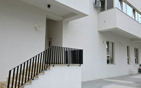 Studio 44 mp cu balcon de 10 mp – Mamaia Nord, aproape de mare