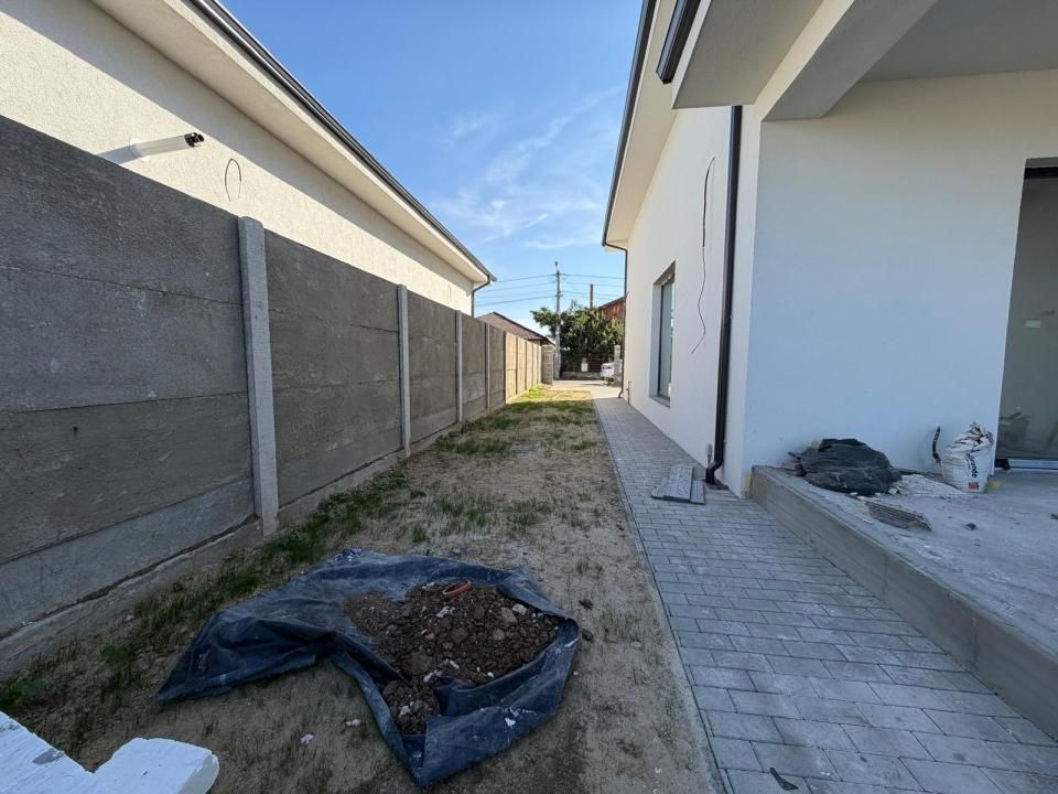 Duplex in Sanandrei | Toate utilitatile | Asfalt | Curte generoasa | – fotografia 11 din 13